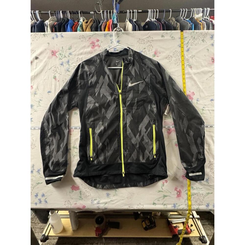 Nike Windrunner D.Y.E. Packable Running Jacket Sz Medium DR2827-010 Black Grey
